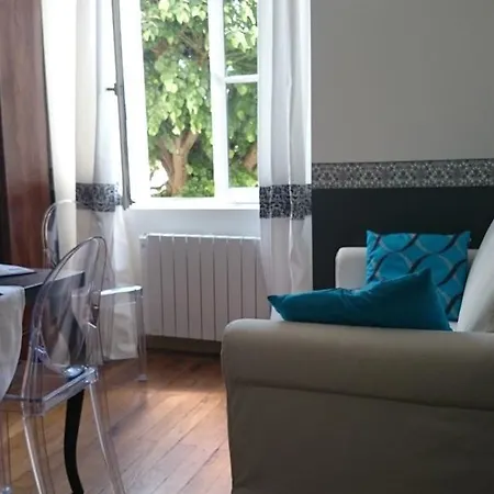 Nature & Chateaux Chinon Room photo