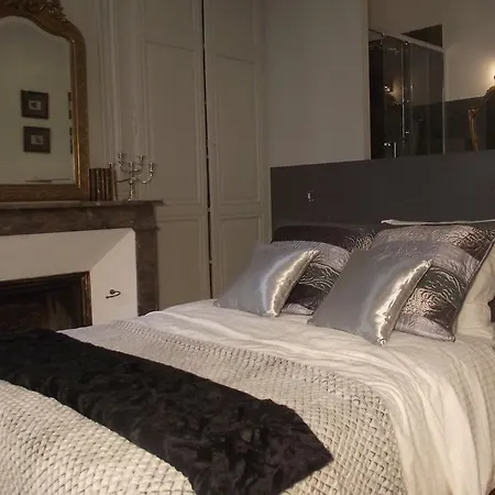 Nature & Chateaux Chinon Room photo